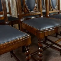 jadalnia-neobarok-kredens-komoda-stol-okragly-krzesla-antyki-komplet (26)