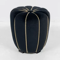 czarny-puf-halabala-stary-lata-50-truskawka-stolek-truskawka-tulipan (7)