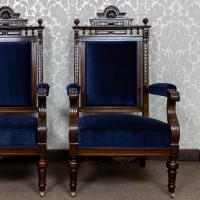 salonik-neorenesansowy-sofa-dwa-fotele-antyki-stare-granat-orzech (9)