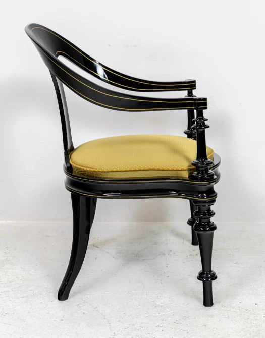 Zabytkowy fotel biblioteczny, oparcie łyżka