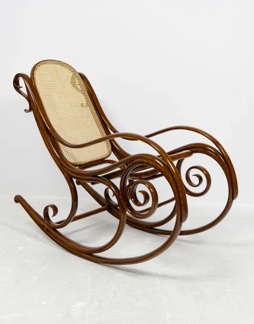 Gięty fotel bujany Thonet Model Nr 1