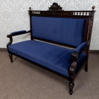 salonik-neorenesansowy-sofa-dwa-fotele-antyki-stare-granat-orzech (14)