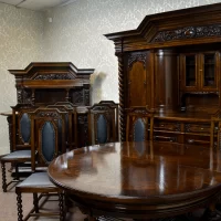 jadalnia-neobarok-kredens-komoda-stol-okragly-krzesla-antyki-komplet (4)